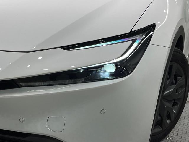 プリウス Ｘ　禁煙車　純正８インチディスプレイオーディオ　バックカメラ　衝突軽減　車線逸脱　レーダークルーズコントロール　ＢＳＭ　ＬＥＤヘッド　フルセグ　Ａｐｐｌｅｃａｒｐｌａｙ　ＥＴＣ２．０　ドラレコ（12枚目）