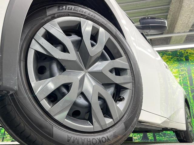 プリウス Ｘ　禁煙車　純正８インチディスプレイオーディオ　バックカメラ　衝突軽減　車線逸脱　レーダークルーズコントロール　ＢＳＭ　ＬＥＤヘッド　フルセグ　Ａｐｐｌｅｃａｒｐｌａｙ　ＥＴＣ２．０　ドラレコ（13枚目）