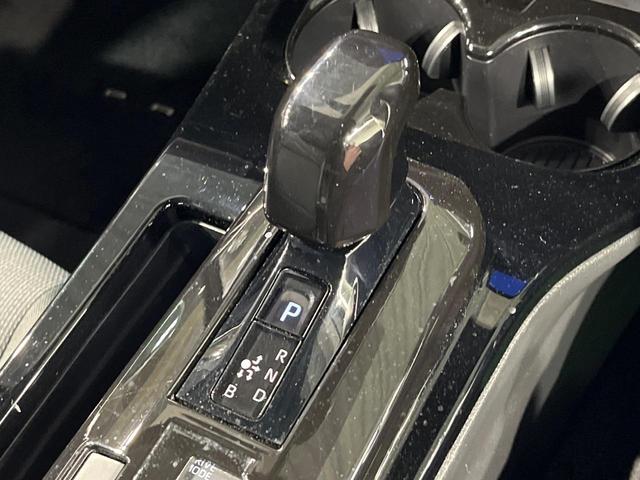 プリウス Ｘ　禁煙車　純正８インチディスプレイオーディオ　バックカメラ　衝突軽減　車線逸脱　レーダークルーズコントロール　ＢＳＭ　ＬＥＤヘッド　フルセグ　Ａｐｐｌｅｃａｒｐｌａｙ　ＥＴＣ２．０　ドラレコ（24枚目）