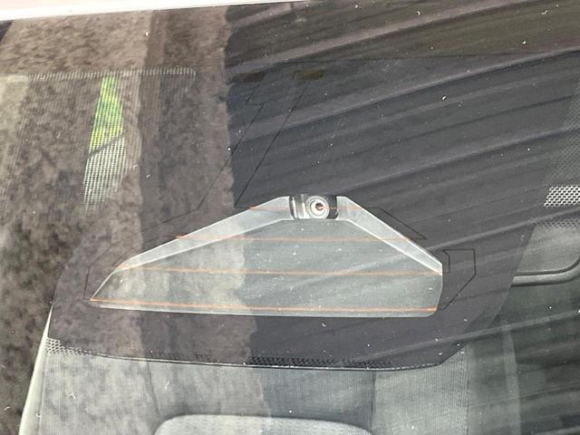 プリウス Ｘ　禁煙車　純正８インチディスプレイオーディオ　バックカメラ　衝突軽減　車線逸脱　レーダークルーズコントロール　ＢＳＭ　ＬＥＤヘッド　フルセグ　Ａｐｐｌｅｃａｒｐｌａｙ　ＥＴＣ２．０　ドラレコ（41枚目）