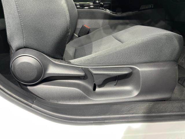 プリウス Ｘ　禁煙車　純正８インチディスプレイオーディオ　バックカメラ　衝突軽減　車線逸脱　レーダークルーズコントロール　ＢＳＭ　ＬＥＤヘッド　フルセグ　Ａｐｐｌｅｃａｒｐｌａｙ　ＥＴＣ２．０　ドラレコ（46枚目）