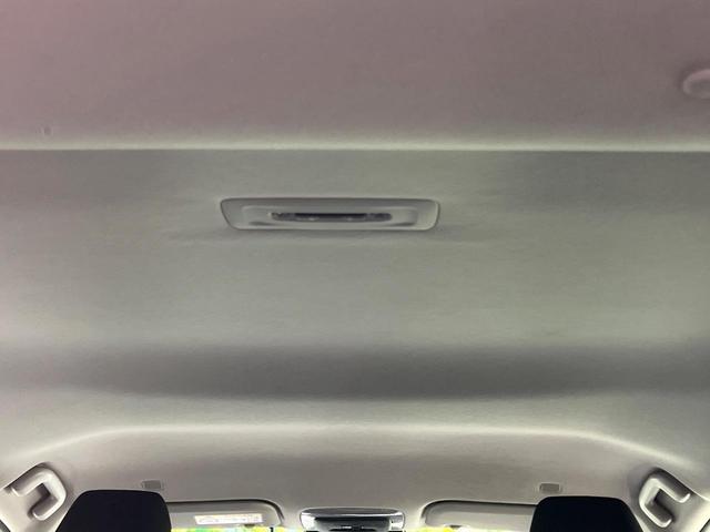 プリウス Ｘ　禁煙車　純正８インチディスプレイオーディオ　バックカメラ　衝突軽減　車線逸脱　レーダークルーズコントロール　ＢＳＭ　ＬＥＤヘッド　フルセグ　Ａｐｐｌｅｃａｒｐｌａｙ　ＥＴＣ２．０　ドラレコ（48枚目）