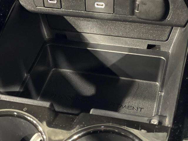 プリウス Ｘ　禁煙車　純正８インチディスプレイオーディオ　バックカメラ　衝突軽減　車線逸脱　レーダークルーズコントロール　ＢＳＭ　ＬＥＤヘッド　フルセグ　Ａｐｐｌｅｃａｒｐｌａｙ　ＥＴＣ２．０　ドラレコ（55枚目）