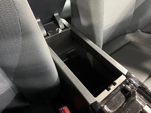 プリウス Ｘ　禁煙車　純正８インチディスプレイオーディオ　バックカメラ　衝突軽減　車線逸脱　レーダークルーズコントロール　ＢＳＭ　ＬＥＤヘッド　フルセグ　Ａｐｐｌｅｃａｒｐｌａｙ　ＥＴＣ２．０　ドラレコ（57枚目）