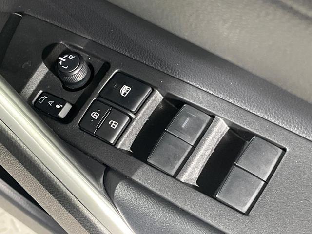 カローラクロス ハイブリッド　Ｇ　純正８型ディスプレイオーディオ　バックカメラ　衝突軽減　レーダークルーズ　禁煙車　コーナーセンサー　ＬＥＤヘッド　ＥＴＣ　オートハイビーム　オートライト　オートエアコン　Ｂｌｕｅｔｏｏｔｈ（31枚目）
