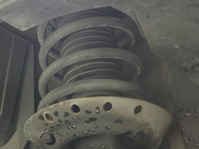 お車を安心してお乗りいただく為には、足回りの定期点検が欠かせません。サービスサポート（有償保証）では無料点検もご提供しており、安心のカーライフをお過ごしいただけるサポート体制が整っています。