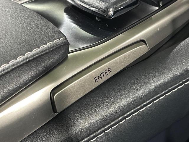 ＲＸ ＲＸ４５０ｈ　バージョンＬ　サンルーフ　全周囲カメラ　衝突被害軽減システム　レーダークルーズ　禁煙車　電動リアゲート　レザーシート　前席シートエアコン　ドラレコ　コーナーセンサー　スマートキー　ＬＥＤヘッド　ビルトインＥＴＣ（44枚目）