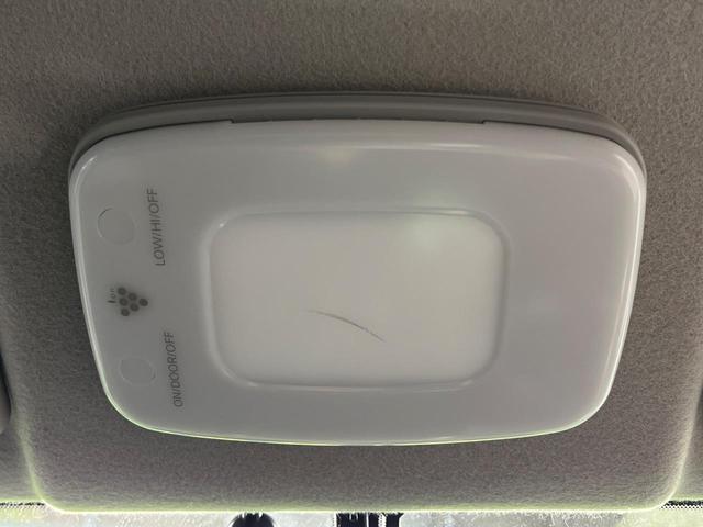 マーチ Ｓ　純正ナビ　バックカメラ　禁煙車　ドラレコ　ＬＥＤヘッド　ＥＴＣ　Ｂｌｕｅｔｏｏｔｈ　ＣＤ　フルセグ　ドアバイザー　プライバシーガラス（25枚目）