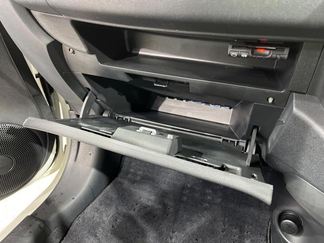 マーチ Ｓ　純正ナビ　バックカメラ　禁煙車　ドラレコ　ＬＥＤヘッド　ＥＴＣ　Ｂｌｕｅｔｏｏｔｈ　ＣＤ　フルセグ　ドアバイザー　プライバシーガラス（33枚目）