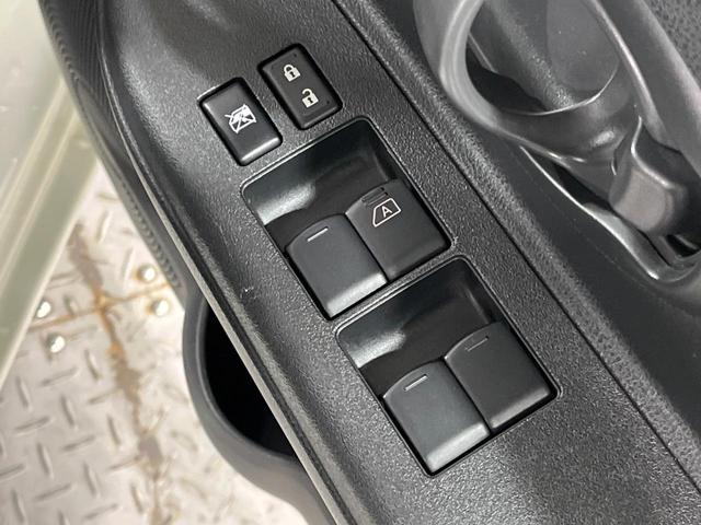 マーチ Ｓ　純正ナビ　バックカメラ　禁煙車　ドラレコ　ＬＥＤヘッド　ＥＴＣ　Ｂｌｕｅｔｏｏｔｈ　ＣＤ　フルセグ　ドアバイザー　プライバシーガラス（34枚目）