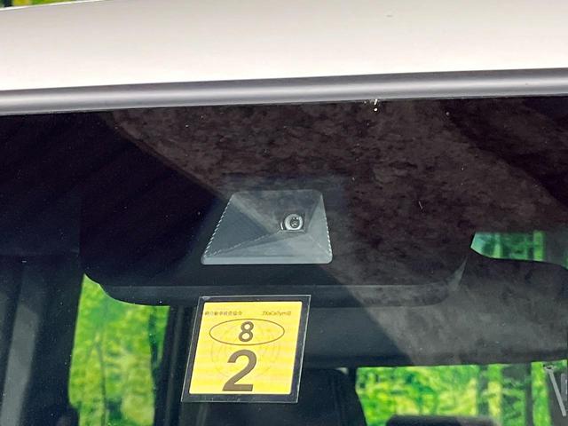 N-BOXカスタム Lターボ スタイル+ブラック 両側電動スライド 8インチナビ バックカメラ 衝突軽減 レーダークルーズ 禁煙車 ハーフレザーシート シートヒーター コーナーセンサー レーンキープ スマートキー LEDヘッド オートブレーキホールド(3枚目)