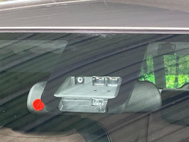 ヴィッツ ハイブリッドＵ　純正ナビ　バックカメラ　衝突軽減　禁煙車　シートヒーター　スマートキー　ＬＥＤヘッドライト　ＥＴＣ　クルコン　オートハイビーム　オートエアコン　Ｂｌｕｅｔｏｏｔｈ　ステアリングスイッチ（3枚目）