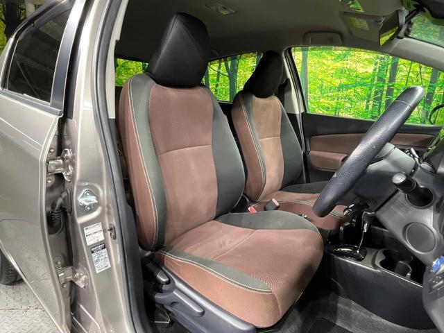 ヴィッツ ハイブリッドＵ　純正ナビ　バックカメラ　衝突軽減　禁煙車　シートヒーター　スマートキー　ＬＥＤヘッドライト　ＥＴＣ　クルコン　オートハイビーム　オートエアコン　Ｂｌｕｅｔｏｏｔｈ　ステアリングスイッチ（8枚目）