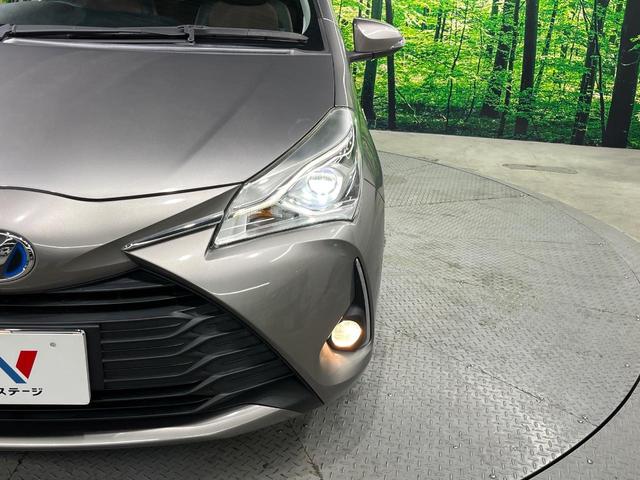 ヴィッツ ハイブリッドＵ　純正ナビ　バックカメラ　衝突軽減　禁煙車　シートヒーター　スマートキー　ＬＥＤヘッドライト　ＥＴＣ　クルコン　オートハイビーム　オートエアコン　Ｂｌｕｅｔｏｏｔｈ　ステアリングスイッチ（12枚目）