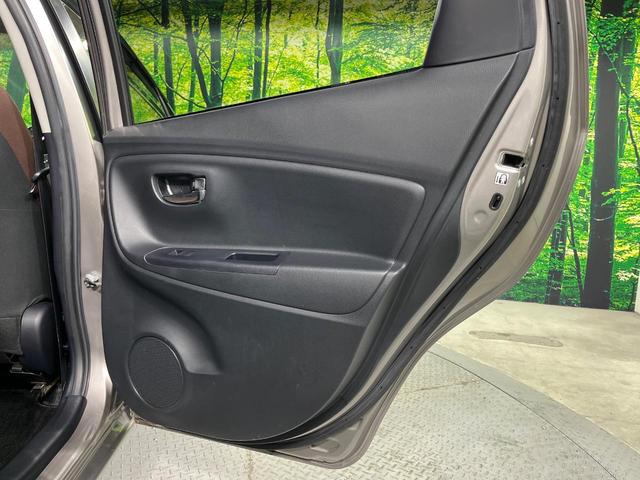 ヴィッツ ハイブリッドＵ　純正ナビ　バックカメラ　衝突軽減　禁煙車　シートヒーター　スマートキー　ＬＥＤヘッドライト　ＥＴＣ　クルコン　オートハイビーム　オートエアコン　Ｂｌｕｅｔｏｏｔｈ　ステアリングスイッチ（48枚目）