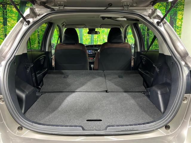 ヴィッツ ハイブリッドＵ　純正ナビ　バックカメラ　衝突軽減　禁煙車　シートヒーター　スマートキー　ＬＥＤヘッドライト　ＥＴＣ　クルコン　オートハイビーム　オートエアコン　Ｂｌｕｅｔｏｏｔｈ　ステアリングスイッチ（52枚目）