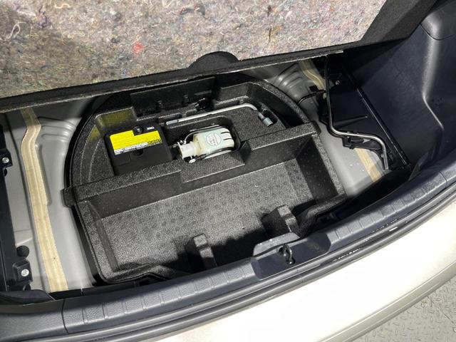ヴィッツ ハイブリッドＵ　純正ナビ　バックカメラ　衝突軽減　禁煙車　シートヒーター　スマートキー　ＬＥＤヘッドライト　ＥＴＣ　クルコン　オートハイビーム　オートエアコン　Ｂｌｕｅｔｏｏｔｈ　ステアリングスイッチ（54枚目）