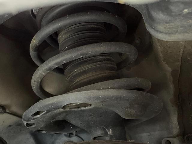 エスティマ アエラス　プレミアムエディション　純正８型ナビ　両側電動ドア　バックカメラ　禁煙車　Ｂｌｕｅｔｏｏｔｈ　パワーシート　ドラレコ　コーナーセンサー　スマートキー　ＨＩＤヘッドライト　ＥＴＣ　クルコン　デュアルエアコン（21枚目）