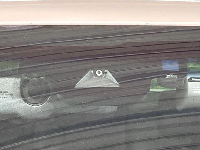 クラウンハイブリッド アスリートS ガラスルーフ 全周囲カメラ 衝突被害軽減システム レーダークルーズ 禁煙車 レザーシート 前席シートエアコン ドラレコ コーナーセンサー スマートキー LEDヘッド ビルトインETC(3枚目)