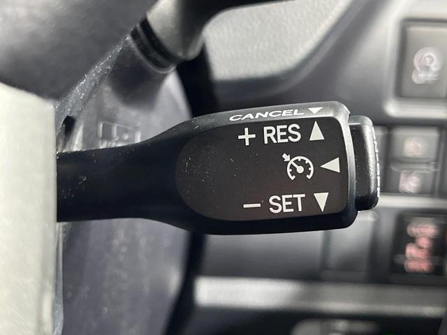 ノア Ｓｉ　ダブルバイビーＩＩＩ　両側電動ドア　純正ＳＤナビ　バックカメラ　衝突被害軽減システム　レーダークルーズ　禁煙車　ハーフレザーシート　ドラレコ　コーナーセンサー　スマートキー　ＬＥＤヘッド　ビルトインＥＴＣ（7枚目）