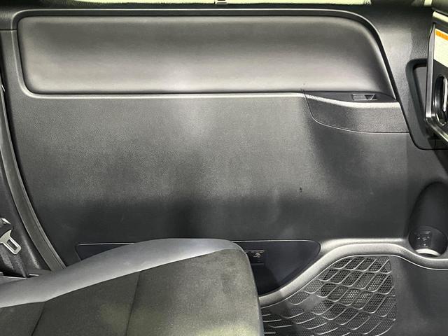 ノア Ｓｉ　ダブルバイビーＩＩＩ　両側電動ドア　純正ＳＤナビ　バックカメラ　衝突被害軽減システム　レーダークルーズ　禁煙車　ハーフレザーシート　ドラレコ　コーナーセンサー　スマートキー　ＬＥＤヘッド　ビルトインＥＴＣ（55枚目）