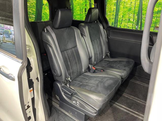 エスクァイア Ｇｉ　プレミアムパッケージ　ブラックテーラード　両側電動ドア　純正ＳＤナビ　後席モニター　バックカメラ　衝突被害軽減システム　レーダークルーズ　禁煙車　ハーフレザーシート　ドラレコ　コーナーセンサー　スマートキー　ＬＥＤヘッド　ビルトインＥＴＣ（9枚目）