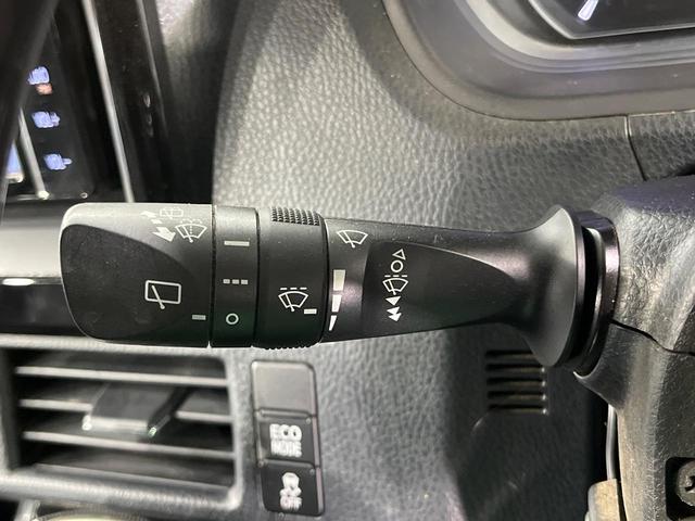 エスクァイア Ｇｉ　プレミアムパッケージ　ブラックテーラード　両側電動ドア　純正ＳＤナビ　後席モニター　バックカメラ　衝突被害軽減システム　レーダークルーズ　禁煙車　ハーフレザーシート　ドラレコ　コーナーセンサー　スマートキー　ＬＥＤヘッド　ビルトインＥＴＣ（31枚目）