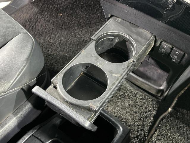 エスクァイア Ｇｉ　プレミアムパッケージ　ブラックテーラード　両側電動ドア　純正ＳＤナビ　後席モニター　バックカメラ　衝突被害軽減システム　レーダークルーズ　禁煙車　ハーフレザーシート　ドラレコ　コーナーセンサー　スマートキー　ＬＥＤヘッド　ビルトインＥＴＣ（38枚目）