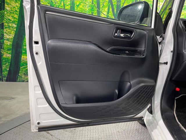 エスクァイア Ｇｉ　プレミアムパッケージ　ブラックテーラード　両側電動ドア　純正ＳＤナビ　後席モニター　バックカメラ　衝突被害軽減システム　レーダークルーズ　禁煙車　ハーフレザーシート　ドラレコ　コーナーセンサー　スマートキー　ＬＥＤヘッド　ビルトインＥＴＣ（50枚目）