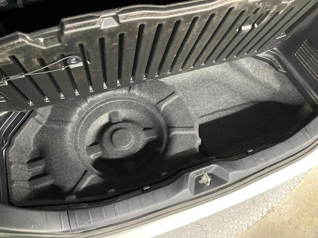 エスクァイア Ｇｉ　プレミアムパッケージ　ブラックテーラード　両側電動ドア　純正ＳＤナビ　後席モニター　バックカメラ　衝突被害軽減システム　レーダークルーズ　禁煙車　ハーフレザーシート　ドラレコ　コーナーセンサー　スマートキー　ＬＥＤヘッド　ビルトインＥＴＣ（52枚目）