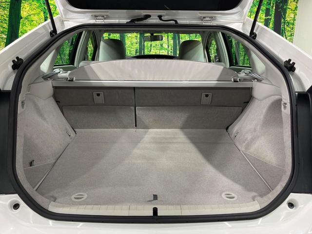プリウス Ｓツーリングセレクション　純正ＳＤナビ　バックカメラ　禁煙車　スマートキー　ＬＥＤヘッド　ビルトインＥＴＣ　純正１７インチアルミ　オートライト　オートエアコン　Ｂｌｕｅｔｏｏｔｈ　ＣＤ　ＤＶＤ再生　フルセグ　ＬＥＤフォグ（10枚目）