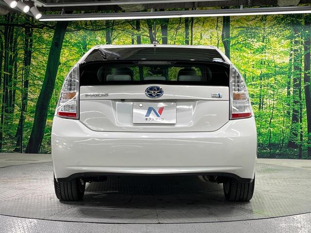 プリウス Ｓツーリングセレクション　純正ＳＤナビ　バックカメラ　禁煙車　スマートキー　ＬＥＤヘッド　ビルトインＥＴＣ　純正１７インチアルミ　オートライト　オートエアコン　Ｂｌｕｅｔｏｏｔｈ　ＣＤ　ＤＶＤ再生　フルセグ　ＬＥＤフォグ（15枚目）