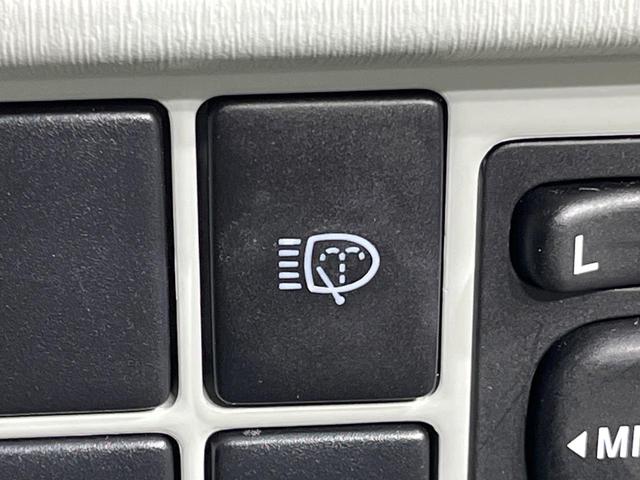 プリウス Ｓツーリングセレクション　純正ＳＤナビ　バックカメラ　禁煙車　スマートキー　ＬＥＤヘッド　ビルトインＥＴＣ　純正１７インチアルミ　オートライト　オートエアコン　Ｂｌｕｅｔｏｏｔｈ　ＣＤ　ＤＶＤ再生　フルセグ　ＬＥＤフォグ（27枚目）