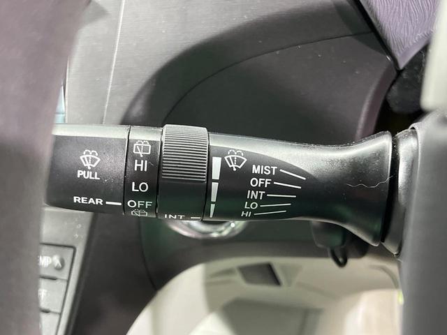 プリウス Ｓツーリングセレクション　純正ＳＤナビ　バックカメラ　禁煙車　スマートキー　ＬＥＤヘッド　ビルトインＥＴＣ　純正１７インチアルミ　オートライト　オートエアコン　Ｂｌｕｅｔｏｏｔｈ　ＣＤ　ＤＶＤ再生　フルセグ　ＬＥＤフォグ（30枚目）