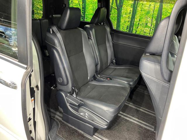 ノア Ｓｉ　ダブルバイビーＩＩ　両側電動ドア　純正９型ナビ　後席モニター　バックカメラ　衝突被害軽減システム　クルコン　禁煙車　ハーフレザーシート　スマートキー　ＬＥＤヘッド　ビルトインＥＴＣ　純正１６インチアルミ（9枚目）