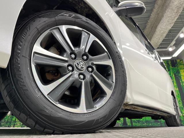 ノア Ｓｉ　ダブルバイビーＩＩ　両側電動ドア　純正９型ナビ　後席モニター　バックカメラ　衝突被害軽減システム　クルコン　禁煙車　ハーフレザーシート　スマートキー　ＬＥＤヘッド　ビルトインＥＴＣ　純正１６インチアルミ（14枚目）