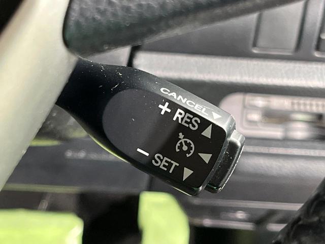 ノア Ｓｉ　ダブルバイビーＩＩ　両側電動ドア　純正９型ナビ　後席モニター　バックカメラ　衝突被害軽減システム　クルコン　禁煙車　ハーフレザーシート　スマートキー　ＬＥＤヘッド　ビルトインＥＴＣ　純正１６インチアルミ（31枚目）