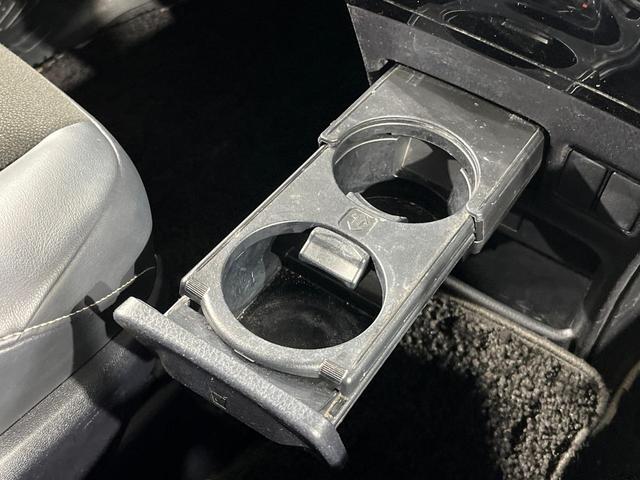 ノア Ｓｉ　ダブルバイビーＩＩ　両側電動ドア　純正９型ナビ　後席モニター　バックカメラ　衝突被害軽減システム　クルコン　禁煙車　ハーフレザーシート　スマートキー　ＬＥＤヘッド　ビルトインＥＴＣ　純正１６インチアルミ（38枚目）