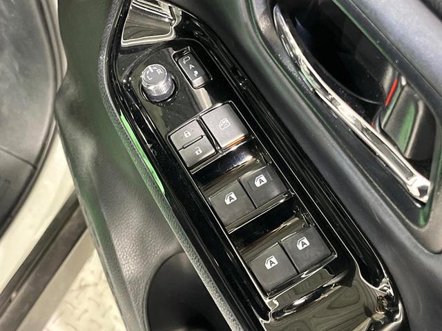 ノア Ｓｉ　ダブルバイビーＩＩ　両側電動ドア　純正９型ナビ　後席モニター　バックカメラ　衝突被害軽減システム　クルコン　禁煙車　ハーフレザーシート　スマートキー　ＬＥＤヘッド　ビルトインＥＴＣ　純正１６インチアルミ（42枚目）