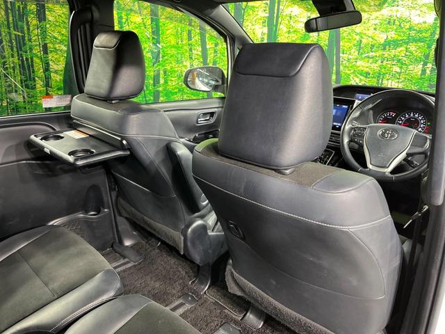 ノア Ｓｉ　ダブルバイビーＩＩ　両側電動ドア　純正９型ナビ　後席モニター　バックカメラ　衝突被害軽減システム　クルコン　禁煙車　ハーフレザーシート　スマートキー　ＬＥＤヘッド　ビルトインＥＴＣ　純正１６インチアルミ（45枚目）