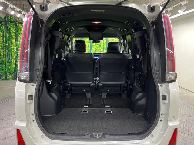 ノア Ｓｉ　ダブルバイビーＩＩ　両側電動ドア　純正９型ナビ　後席モニター　バックカメラ　衝突被害軽減システム　クルコン　禁煙車　ハーフレザーシート　スマートキー　ＬＥＤヘッド　ビルトインＥＴＣ　純正１６インチアルミ（49枚目）