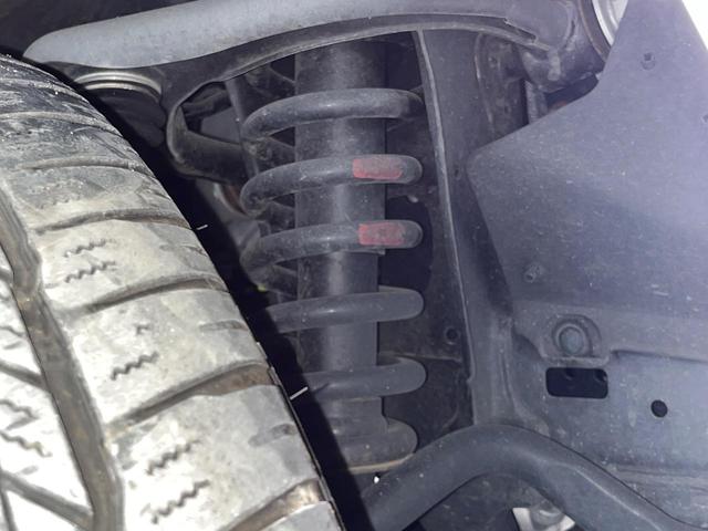 ランドクルーザープラド ＴＸ　Ｌパッケージ　４ＷＤ　７人乗り　サンルーフ　全周囲カメラ　衝突被害軽減システム　レーダークルーズ　禁煙車　レザーシート　前席シートエアコン　ドラレコ　コーナーセンサー　スマートキー　ビルトインＥＴＣ（21枚目）