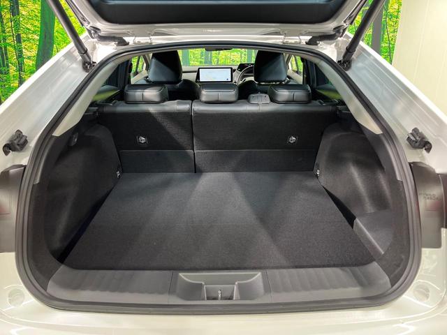 プリウス Ｚ　全周囲カメラ　衝突被害軽減システム　禁煙車　レザーシート　前席シートエアコン　パワーシート　ドラレコ　コーナーセンサー　スマートキー　ＬＥＤヘッド　ＥＴＣ２．０　純正１９インチアルミ（10枚目）