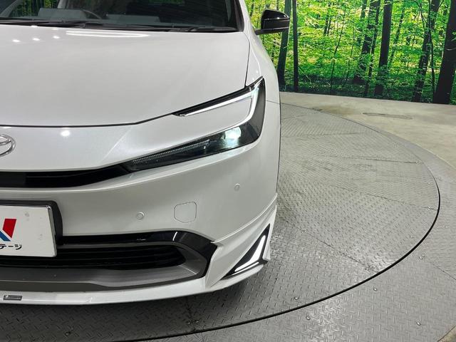 プリウス Ｚ　全周囲カメラ　衝突被害軽減システム　禁煙車　レザーシート　前席シートエアコン　パワーシート　ドラレコ　コーナーセンサー　スマートキー　ＬＥＤヘッド　ＥＴＣ２．０　純正１９インチアルミ（12枚目）