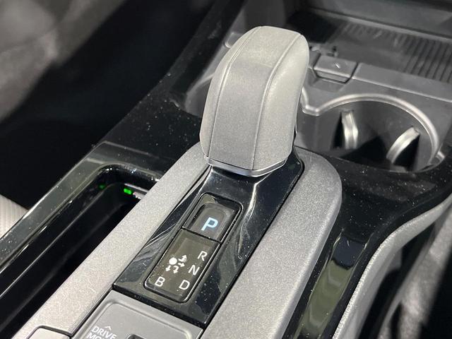 プリウス Ｚ　全周囲カメラ　衝突被害軽減システム　禁煙車　レザーシート　前席シートエアコン　パワーシート　ドラレコ　コーナーセンサー　スマートキー　ＬＥＤヘッド　ＥＴＣ２．０　純正１９インチアルミ（24枚目）