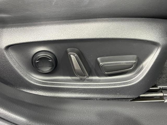 プリウス Ｚ　全周囲カメラ　衝突被害軽減システム　禁煙車　レザーシート　前席シートエアコン　パワーシート　ドラレコ　コーナーセンサー　スマートキー　ＬＥＤヘッド　ＥＴＣ２．０　純正１９インチアルミ（29枚目）