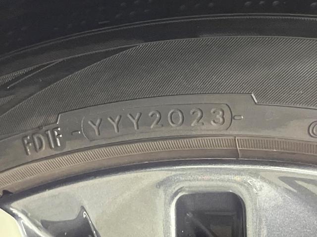 プリウス Ｚ　全周囲カメラ　衝突被害軽減システム　禁煙車　レザーシート　前席シートエアコン　パワーシート　ドラレコ　コーナーセンサー　スマートキー　ＬＥＤヘッド　ＥＴＣ２．０　純正１９インチアルミ（72枚目）