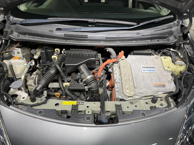ノート ｅ－パワー　Ｘ　純正ＳＤナビ　全周囲カメラ　衝突被害軽減システム　禁煙車　ドラレコ　コーナーセンサー　スマートキー　ＥＴＣ　オートライト　オートエアコン　Ｂｌｕｅｔｏｏｔｈ　ＣＤ　ＤＶＤ再生　フルセグ（18枚目）