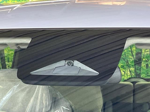 フリード エアー　登録済未使用車　両側電動ドア　バックカメラ　衝突被害軽減システム　禁煙車　コーナーセンサー　スマートキー　ＬＥＤヘッド　オートライト　オートエアコン　Ｂｌｕｅｔｏｏｔｈ（3枚目）