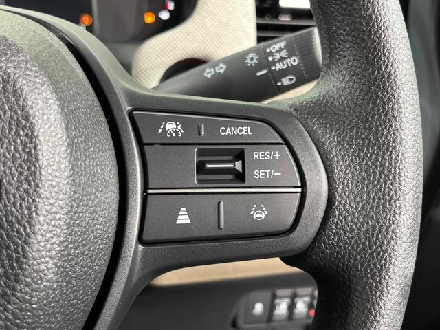 フリード エアー　登録済未使用車　両側電動ドア　バックカメラ　衝突被害軽減システム　禁煙車　コーナーセンサー　スマートキー　ＬＥＤヘッド　オートライト　オートエアコン　Ｂｌｕｅｔｏｏｔｈ（6枚目）